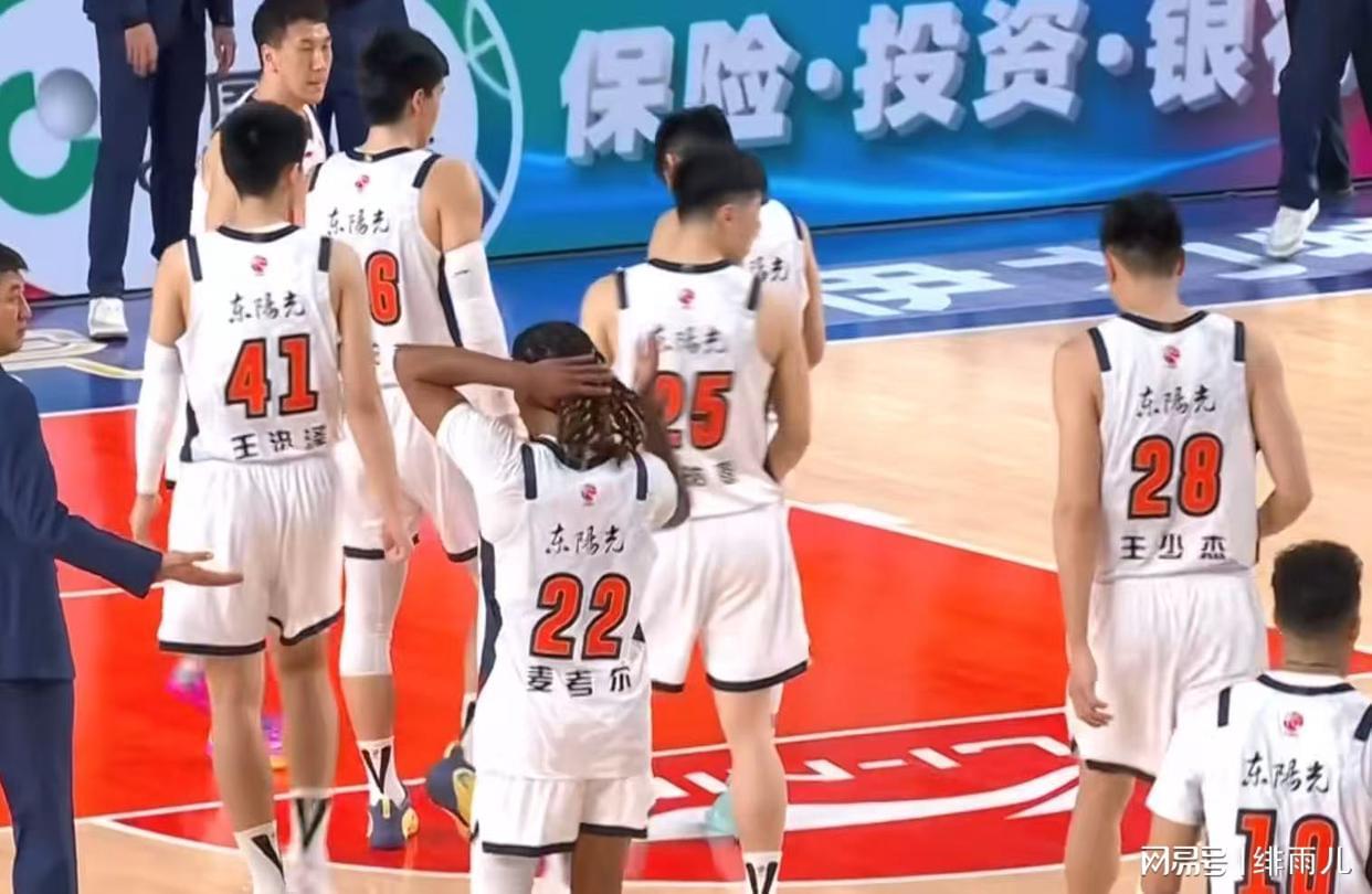 皇冠体育平台-一箭双雕！广东队“战略性”输给新疆男篮，杜锋想要做掉辽宁？